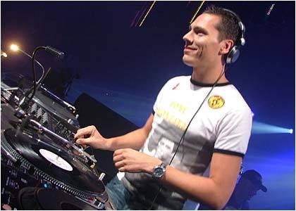 DJ Tiësto, vlastným menom Tijs Verweste jedným zo svetovo najznámejších DJov a producentov elektronickej tanečnej hudby.